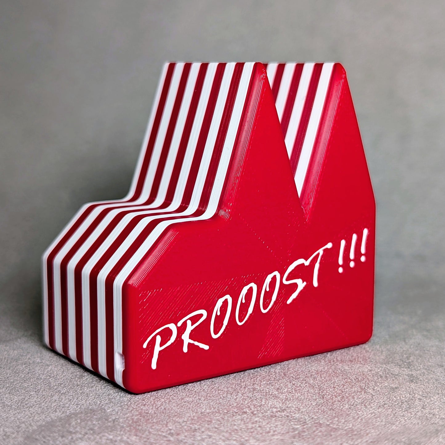 Nahaufnahme der Rückseite des Flaschenöffner "Prooost!!!"