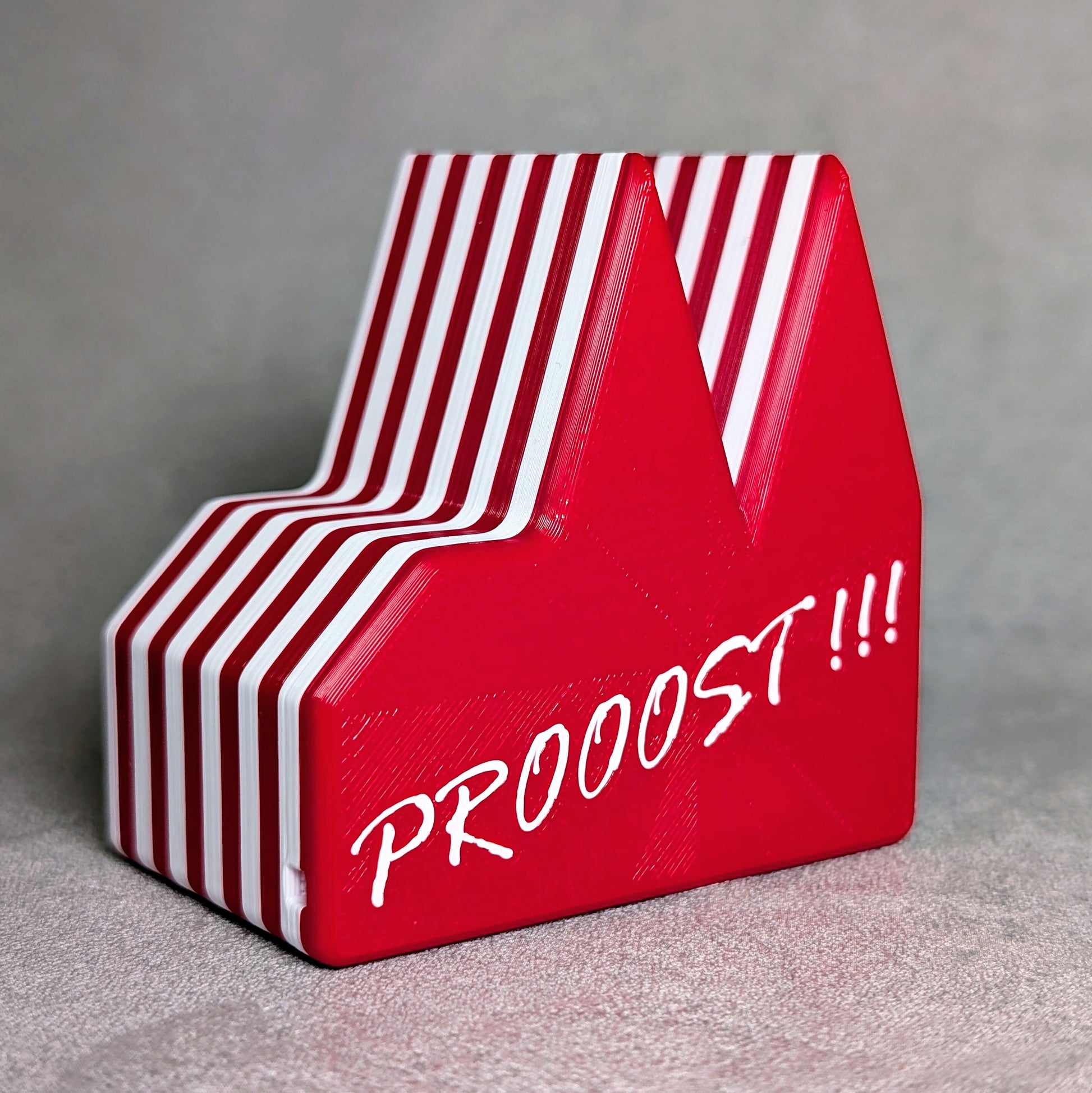 Nahaufnahme der Rückseite des Flaschenöffner "Prooost!!!"